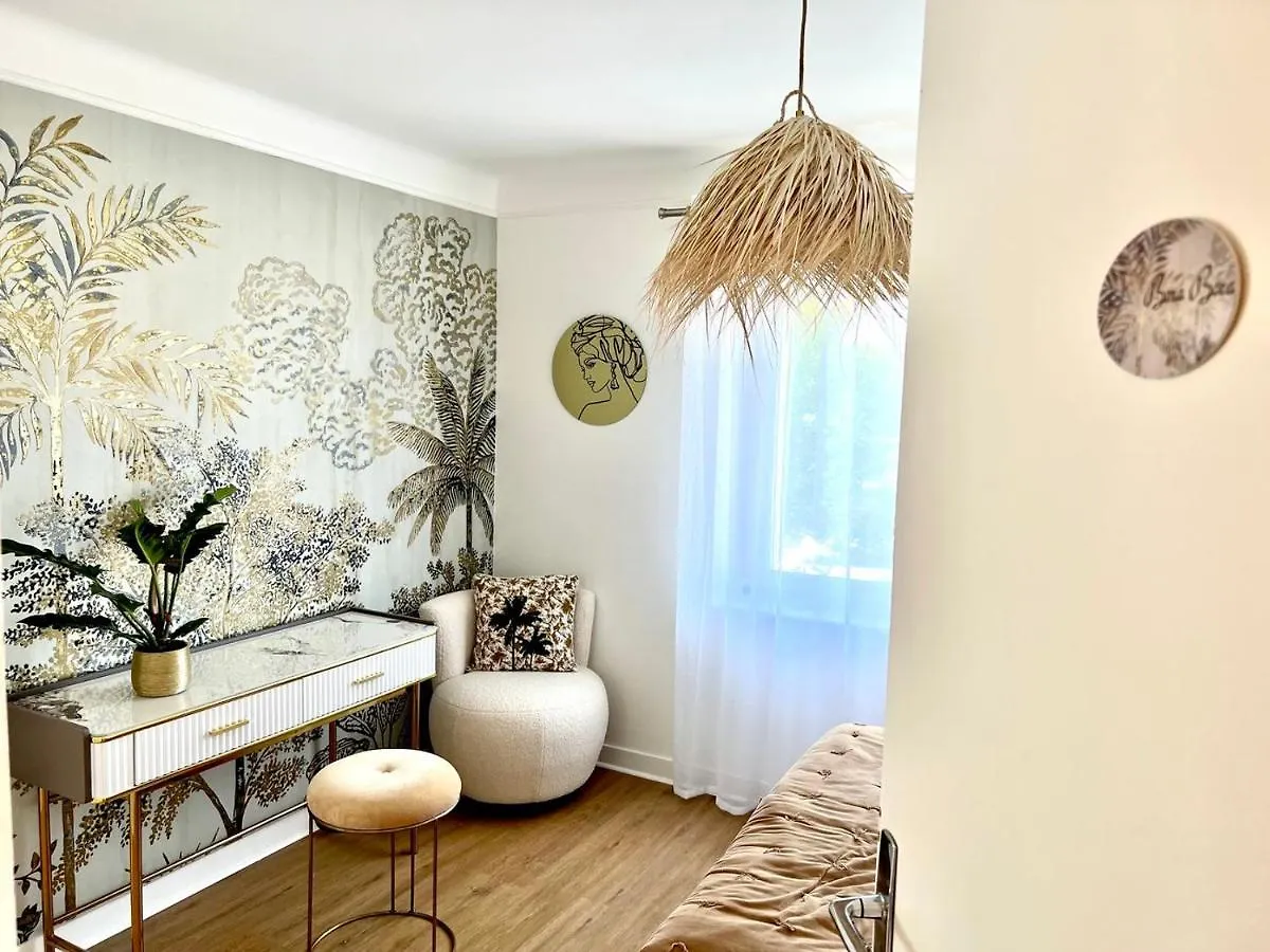 Casa de Férias L Ame Voyageuse, Raffinee, 2-8 Personnes, 15 Min Des Plages Baye  França