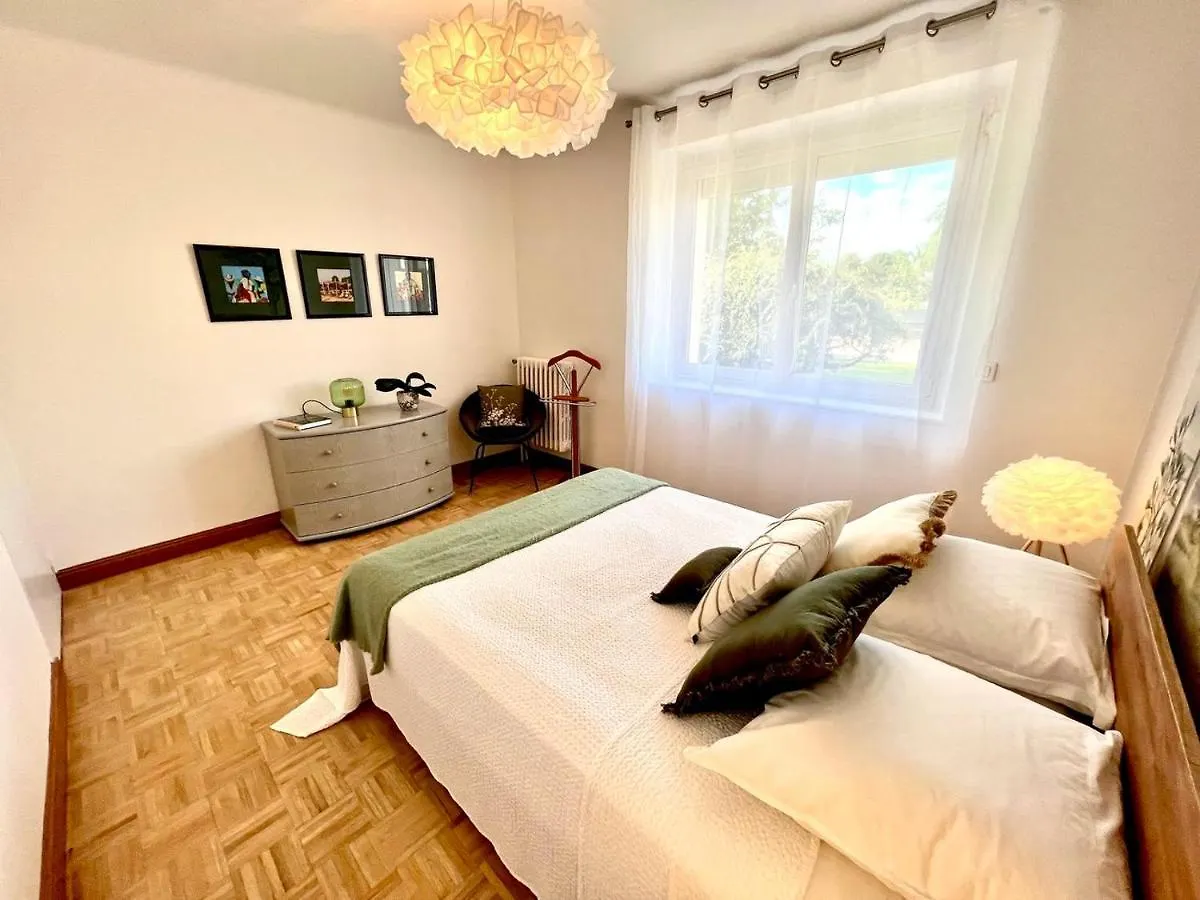 L Ame Voyageuse, Raffinee, 2-8 Personnes, 15 Min Des Plages Baye  Casa de Férias Baye (Finistere)