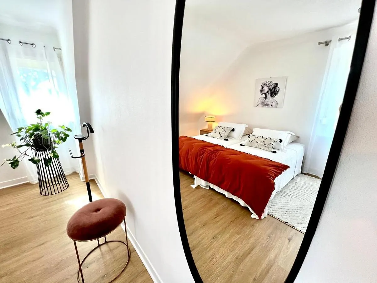 Casa de Férias L Ame Voyageuse, Raffinee, 2-8 Personnes, 15 Min Des Plages Baye  França