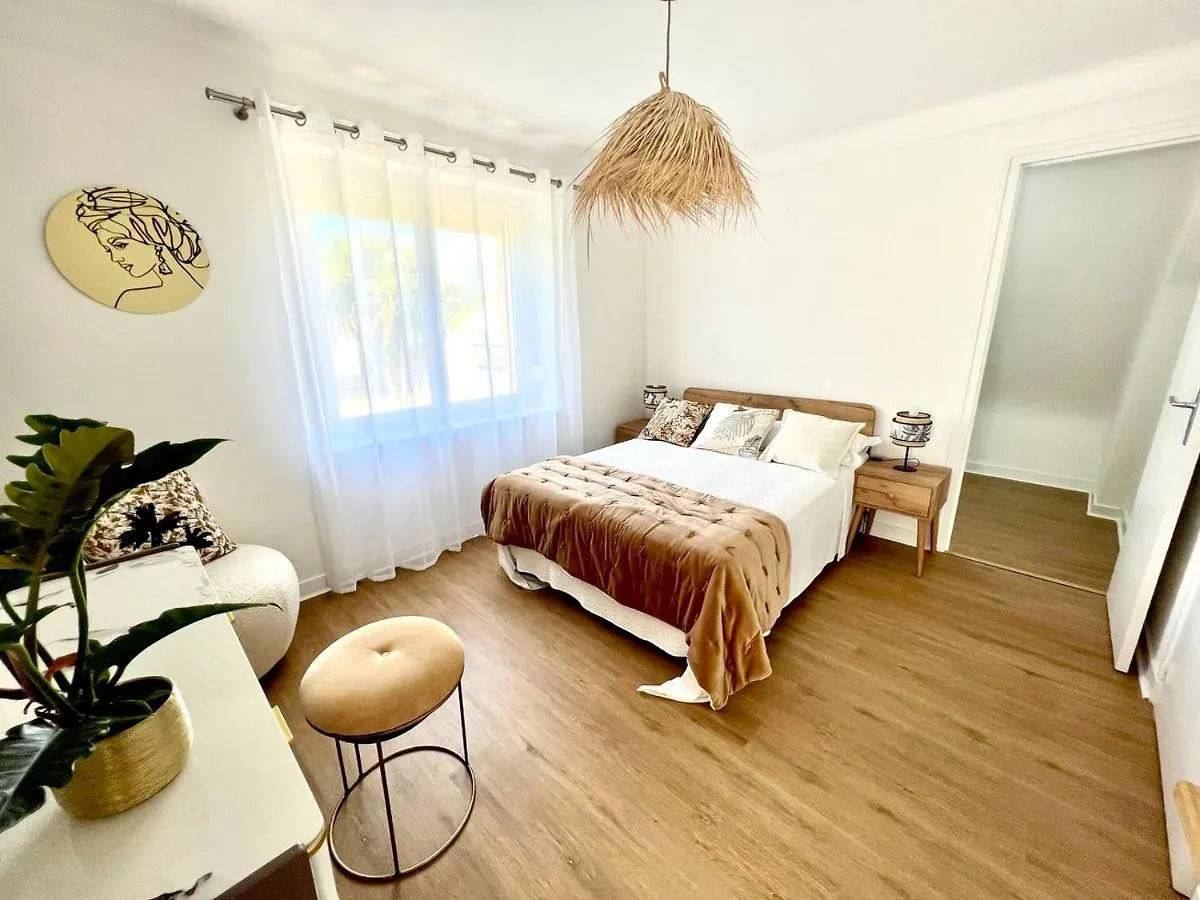 L Ame Voyageuse, Raffinee, 2-8 Personnes, 15 Min Des Plages Baye  Baye (Finistere)