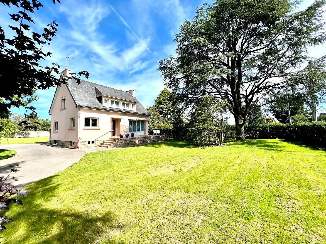Casa de Férias L Ame Voyageuse, Raffinee, 2-8 Personnes, 15 Min Des Plages Baye